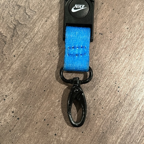 Nike Keychain / Lanyard - Picture 5 of 6